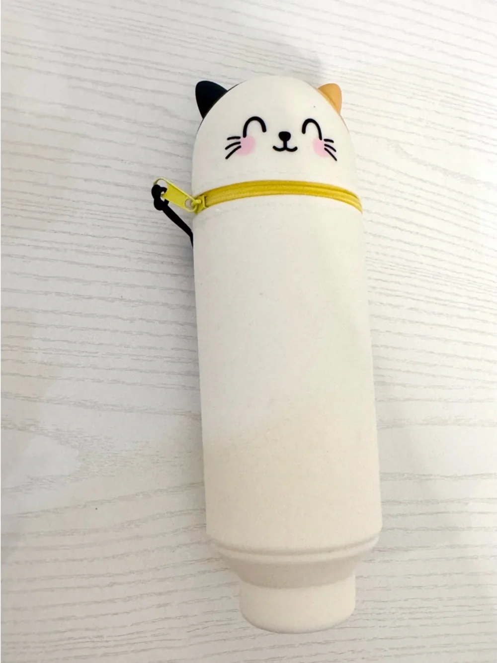 Cute Cat Silicone Pen Pencil Standing Case Storage - White with Yellow Accent